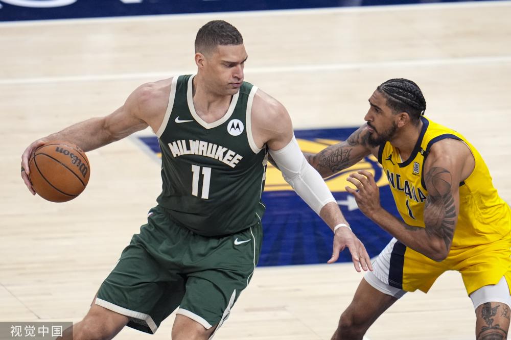 比赛中的两 比赛中的两